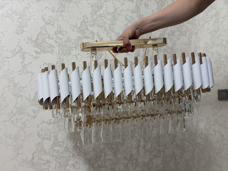 Люстра в отличном состояний