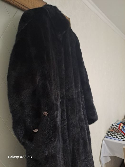 Продам норковую шубу