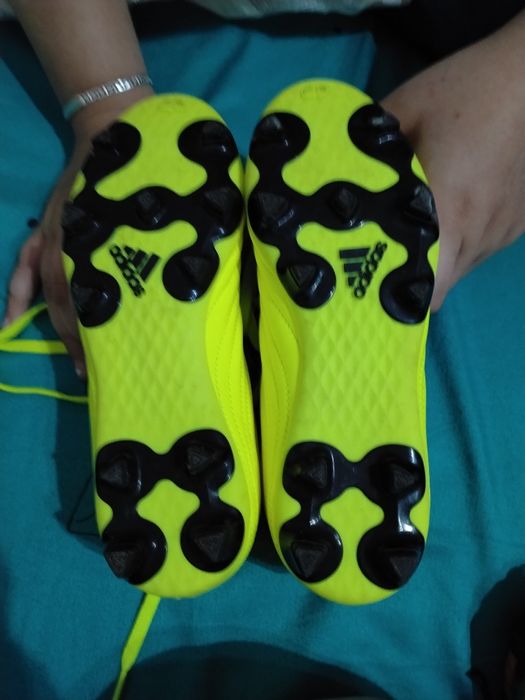 Vând crampoane Adidas Copa pentru copii