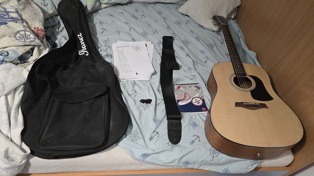 Vand chitara acustica