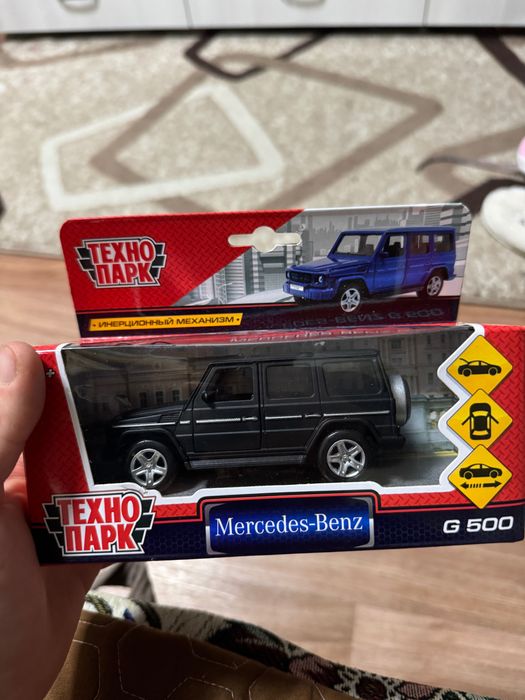 Игрушечная машинка Mercedes G500