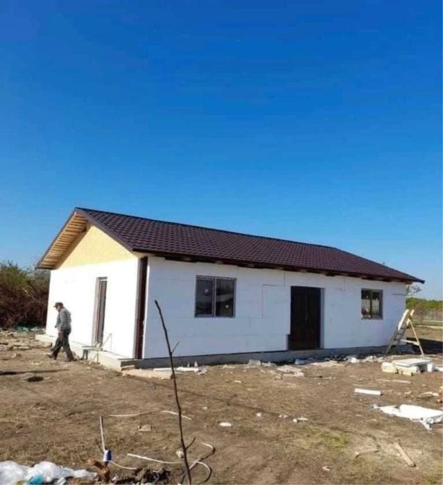 Vand case modulare 7.5 x 8.5m din panouri sandwich