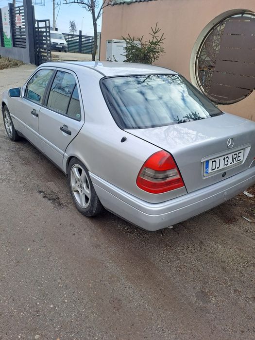 Mercedes c180 an 1997 benzina, manuala 110 cai 220000 km