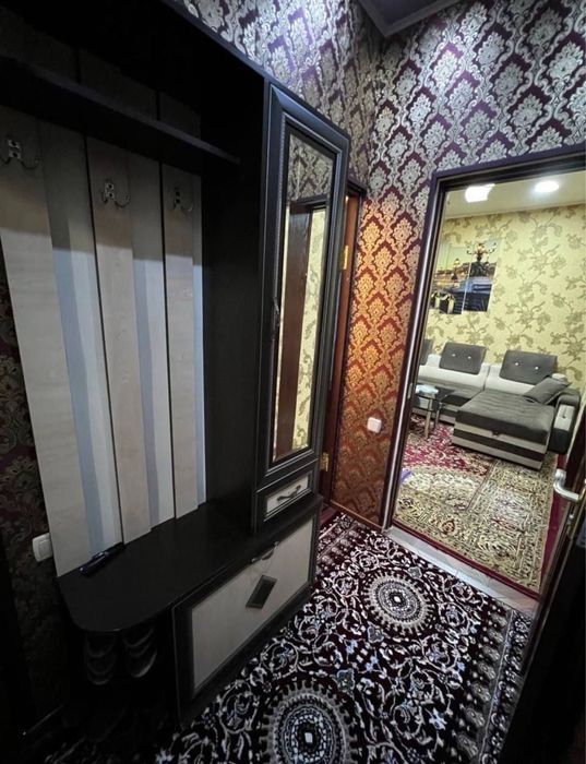 Буюк Ипак Йули Метро максим горький Художников