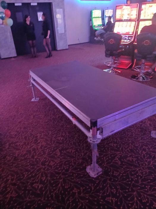 Scena, buteci layher, zona vip pentru evenimente