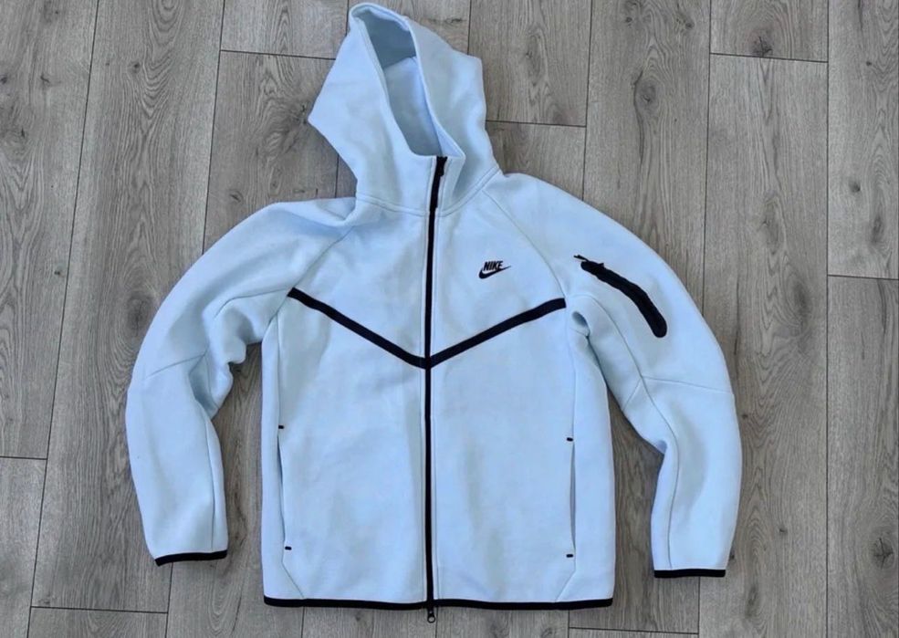 Nike Tech Fleece суичъри