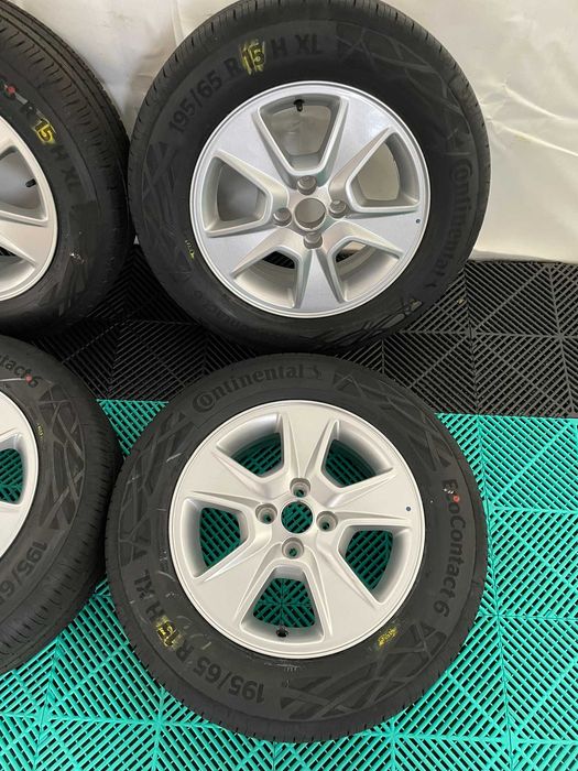 Jante noi cu anvelope noi vara 195 65 R15 Logan Sandero Dokker Clio
