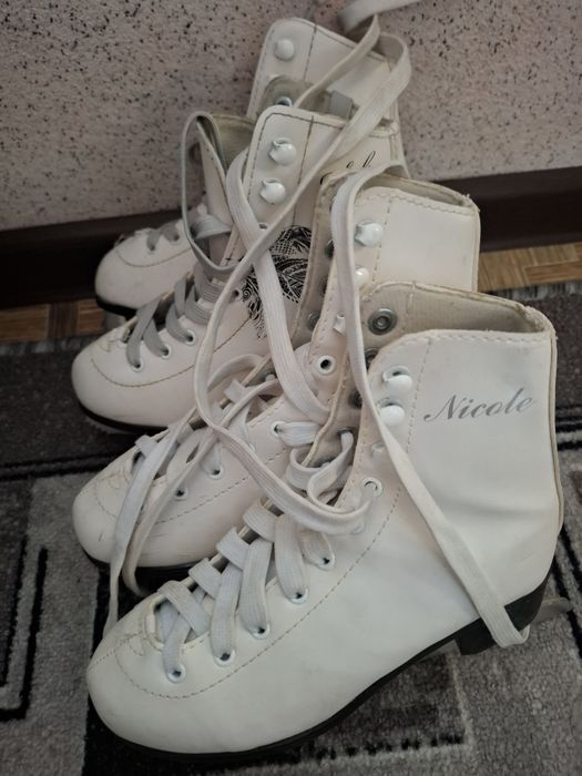 Коньки для девочки белые