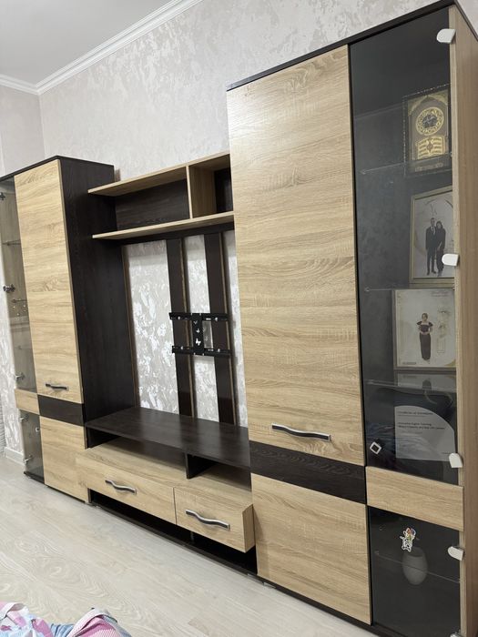 Срочно продается шкаф для гостиной