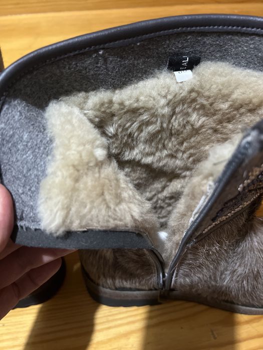 Продам унты новые