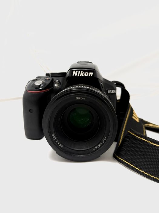 Nikon D5300 + 50mm 1.8G + Tamron 17-50 F2.8 +зарядно и грип