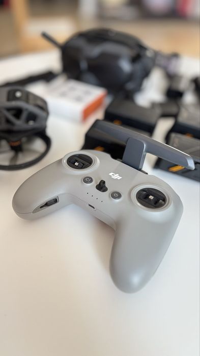 Dji Avata с 4 батерии и два контролера, като нов!