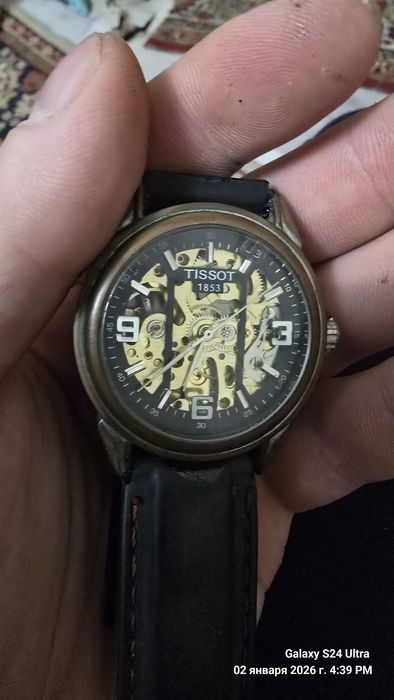 Продам часы требуют ремонта