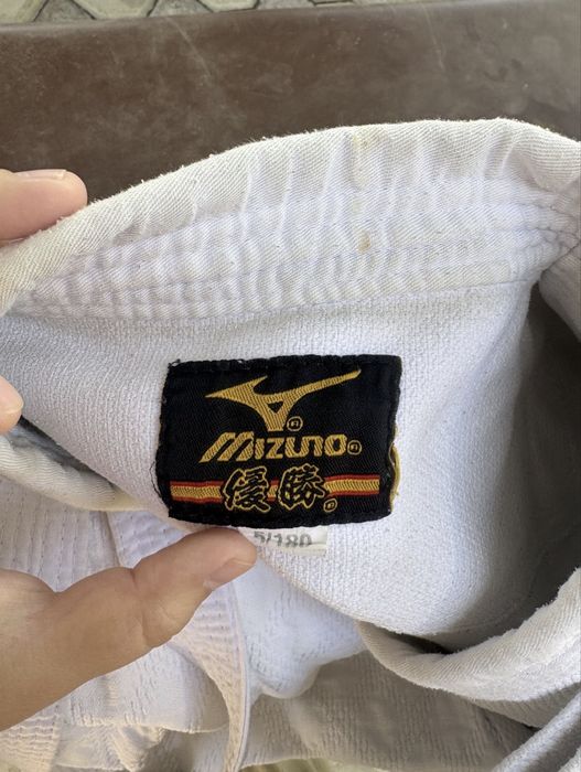 Продам белый мизуно кимано для каратэ
