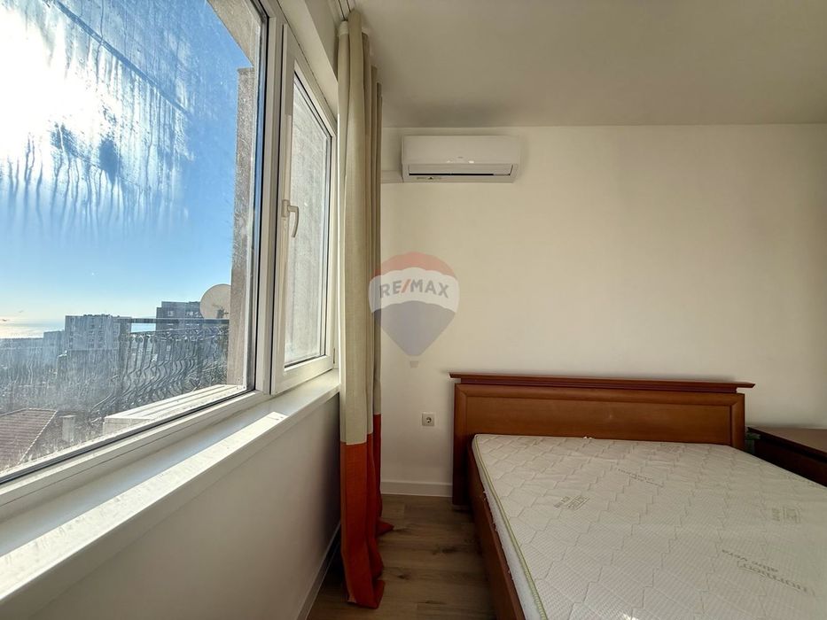 Южен двустаен апартамент с морска гледка за продажба, кв. Бриз, гр. В