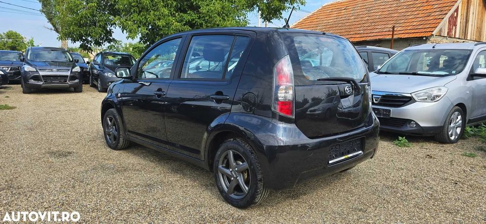 RATE&CASH Daihatsu Sirion 4x4 an 2009 benzina aer conditionat