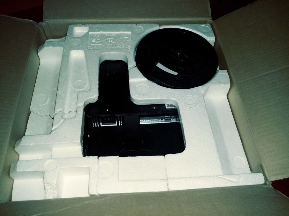 Монитор Samsung 17дьюйм почти новый