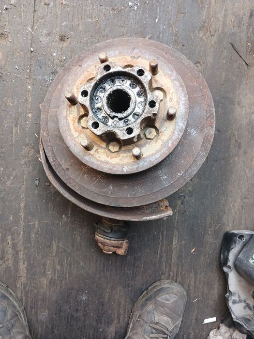 Цапфа Митсубиси L300