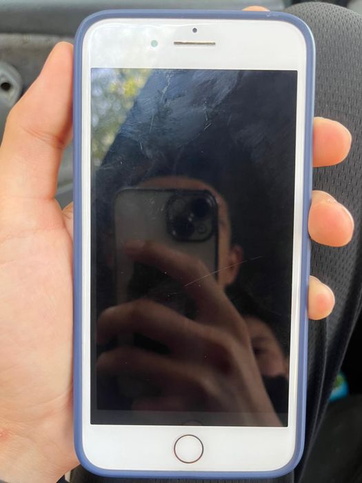 Айфон 7+с гарантией