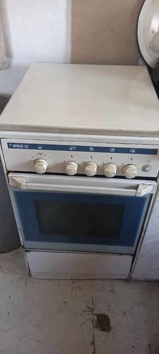 Продам газ плиту