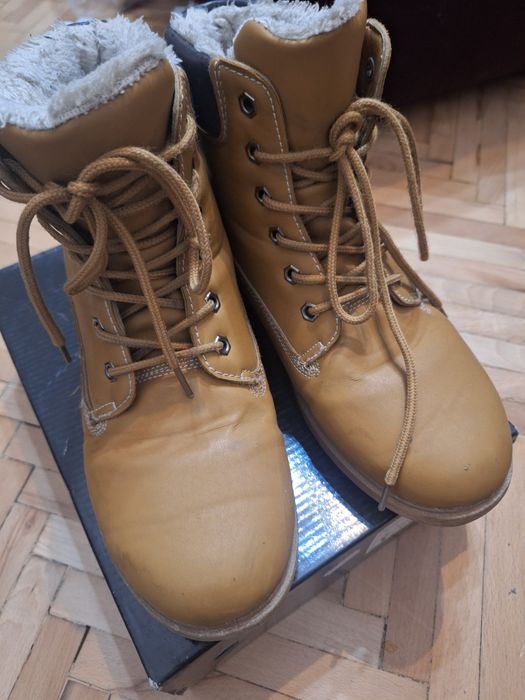 Топли  ботуши /боти 40 номер и Детски блузи нови Waikiki 12