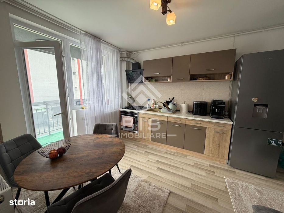 Apartament de vanzare 3 camere mobilat si utilat