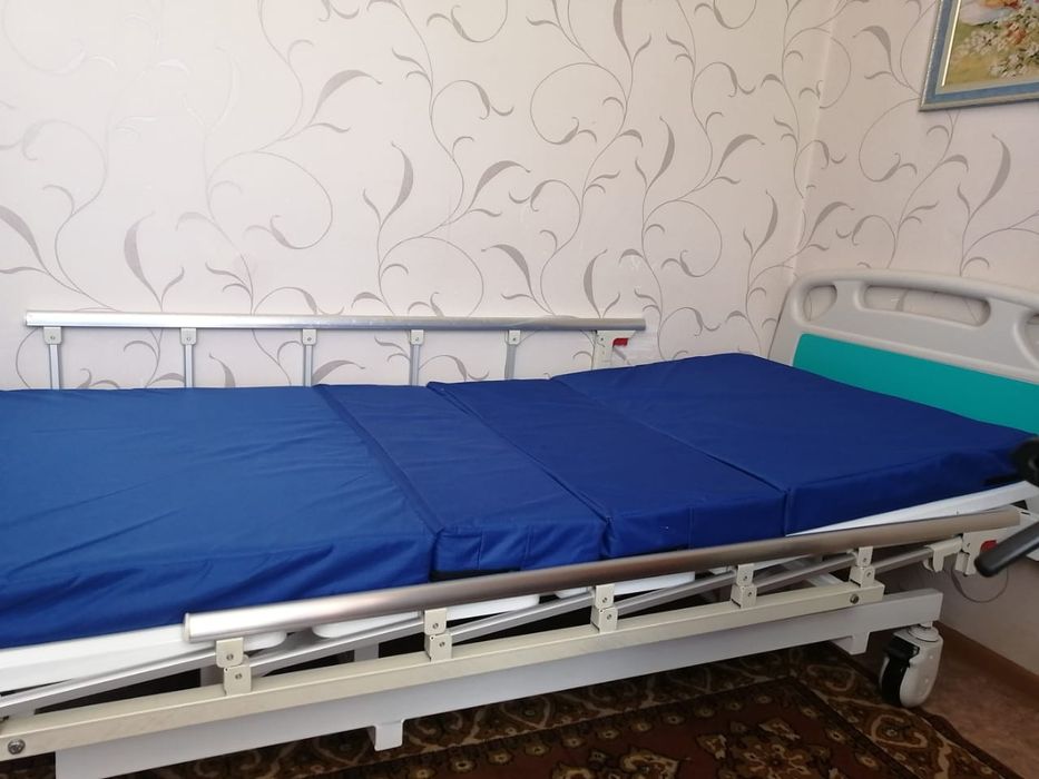 Медицинская кровать