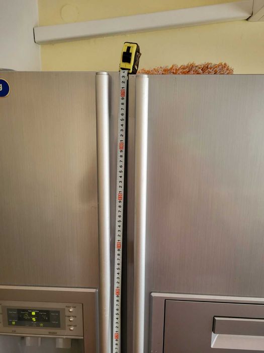 Хладилник § фризер Samsung с 2 врати и диспенсър за лед и вода