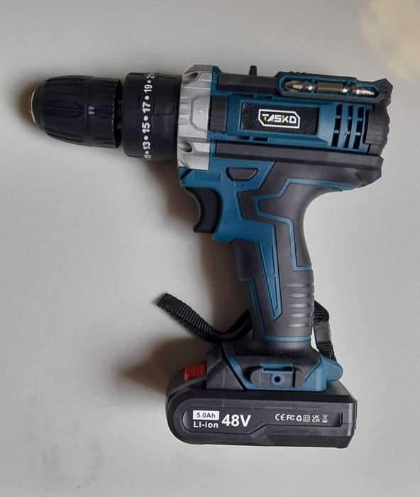 Продам дрель шуруповерт