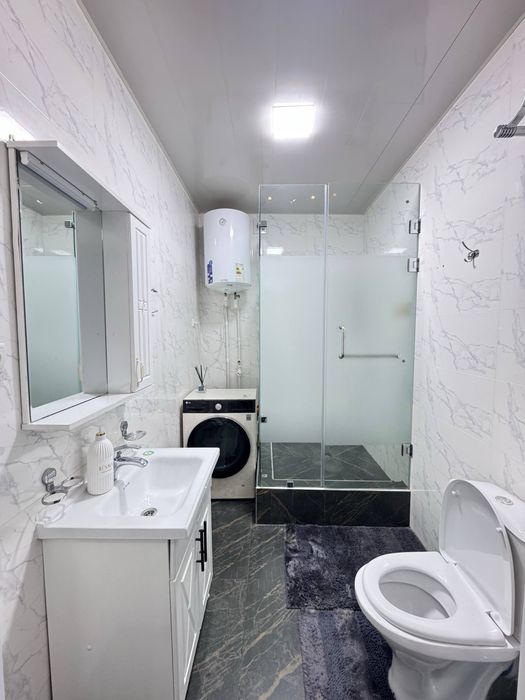 Продается 3 ком. Квартира площадью 80 кв.м. На 3 этаже рядом с Зафар