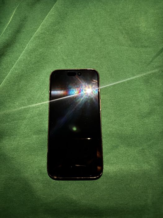 Черный титановый Iphone 15 б/у