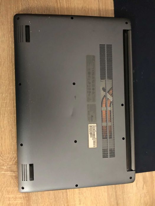 LAPTOP Acer Swift 3 SF315 Ryzen 5-2500-8gb ram-ssd nvme 256Gb ,tastatura iluminata-3 ore bateria-metalic