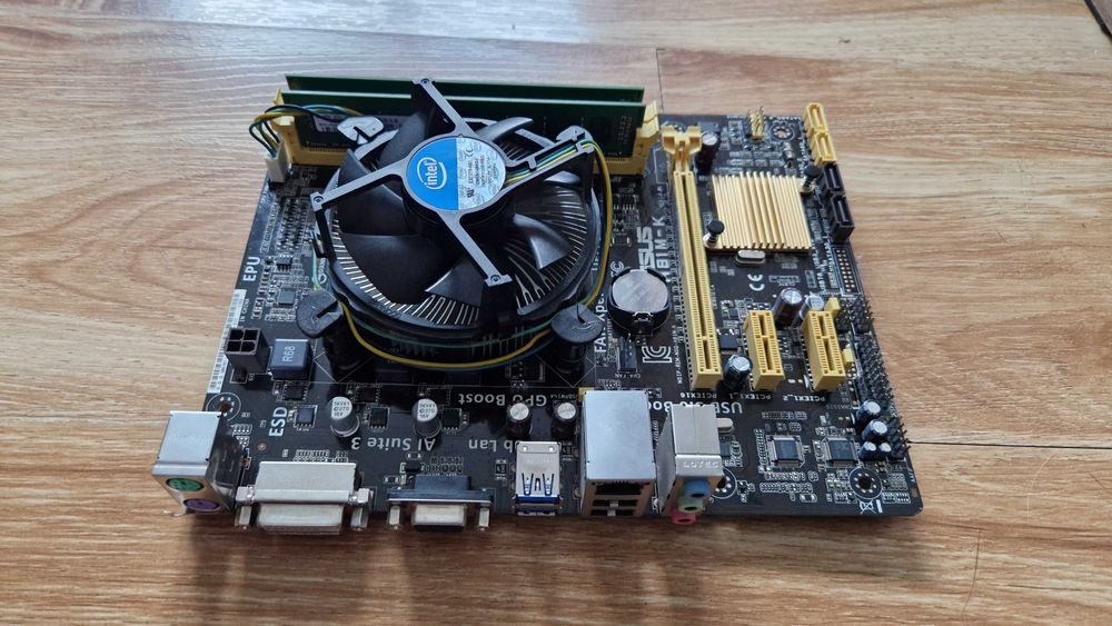 KIT 1150 i7-4770+Placa ASUS H81M-K+8GB RAM+Cooler !! CA NOU !! la 250lei!