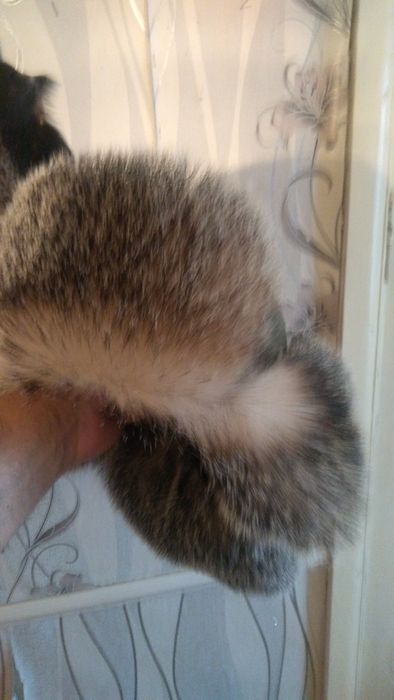 Шапка из меха лисы.