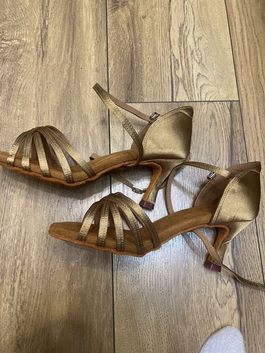 Танцевальная обувь для латины