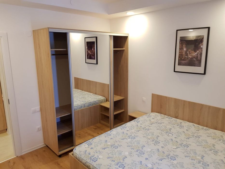 Cosmopolis Apartament de Inchiriat