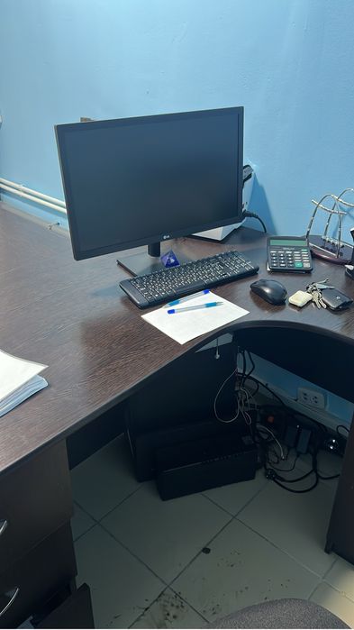 Продам стол для офиса