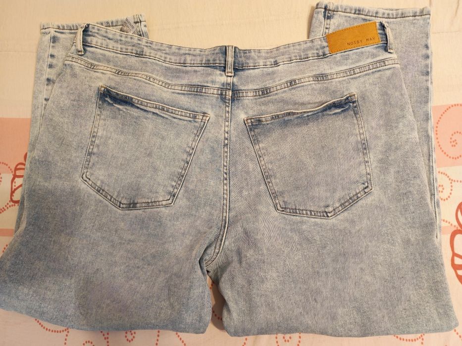 Blugi 54 foarte mari, XXXL ca noi, elastici