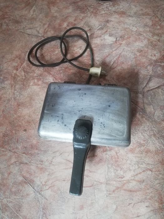 Продам Вафельницу СССР
