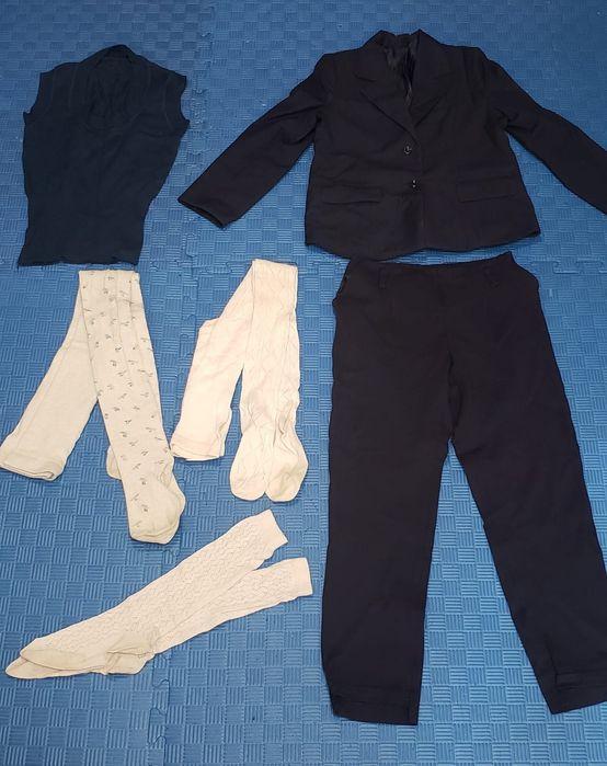 Школьная форма на девочку 8-9лет. За всё 4500