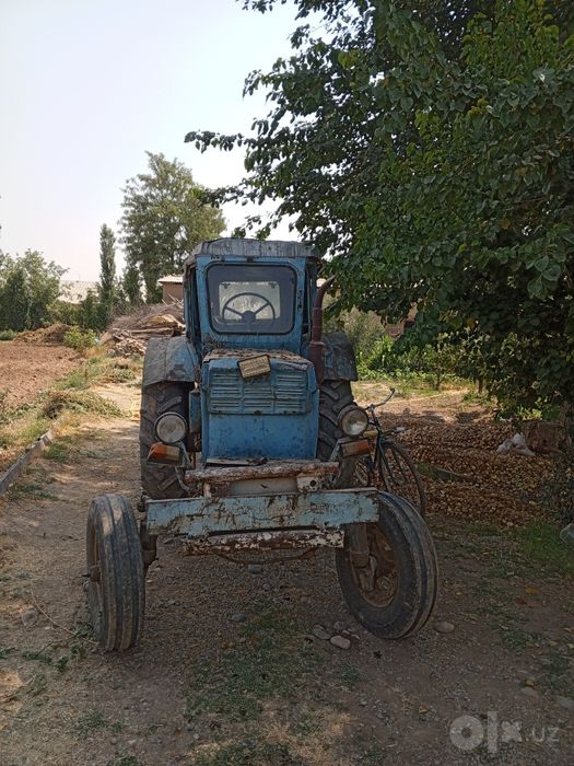 T40 traktor sotiladi