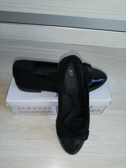 Дамски обувки номер 39, отговарят на  номер38.