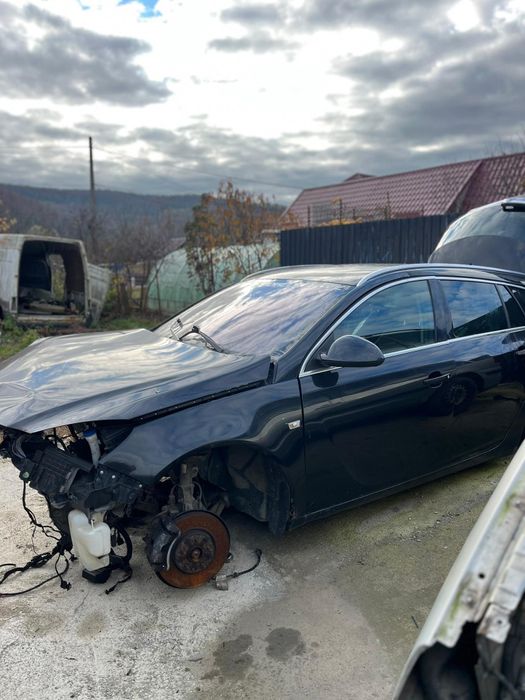 Dezmembrez Opel Insignia 2.0 Diesel manual/automat, break/limuzina
