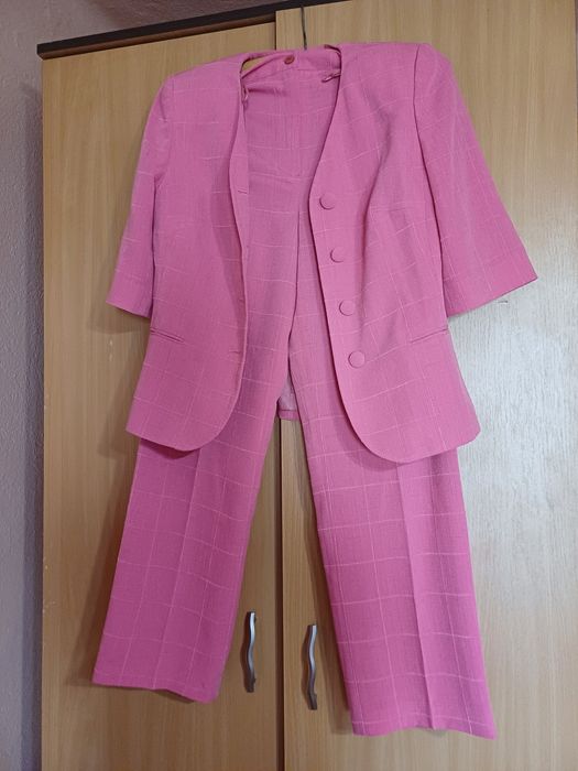 Vand costum cu pantaloni, L, fabricat în România