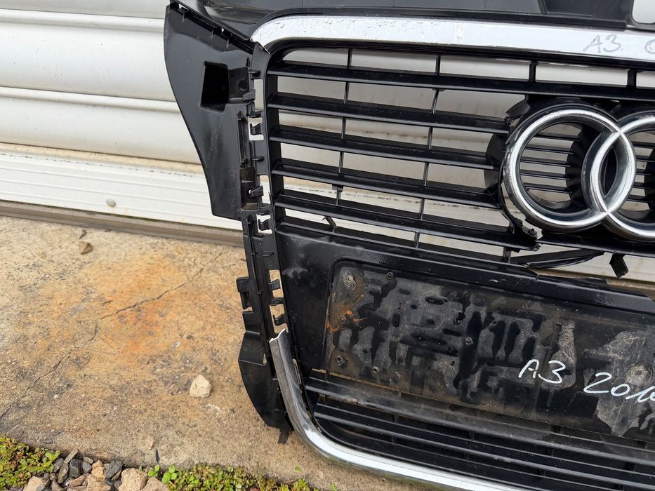 Предна броня/решетка за Audi A3 (2008-2012) Facelift