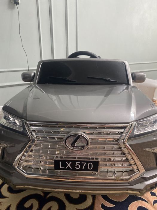 Балаларға арналған электромобиль Lexus LX 570