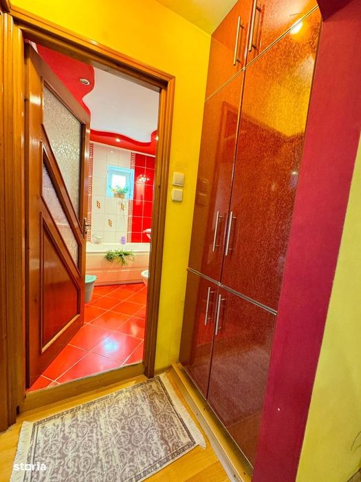 Apart. 3 cam Decomandat, MOBILAT, 3 balcoane Etaj 2/4 - Piața Mioriței