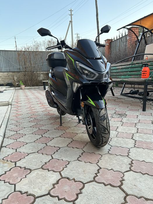 Продам макси скутер