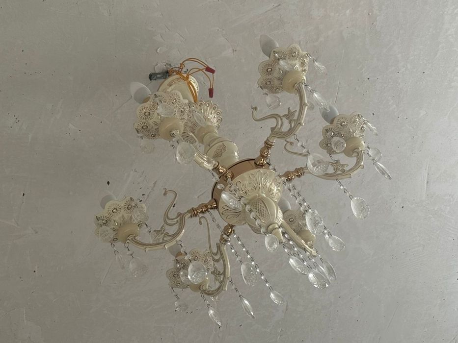 Люстра 6 лампочек