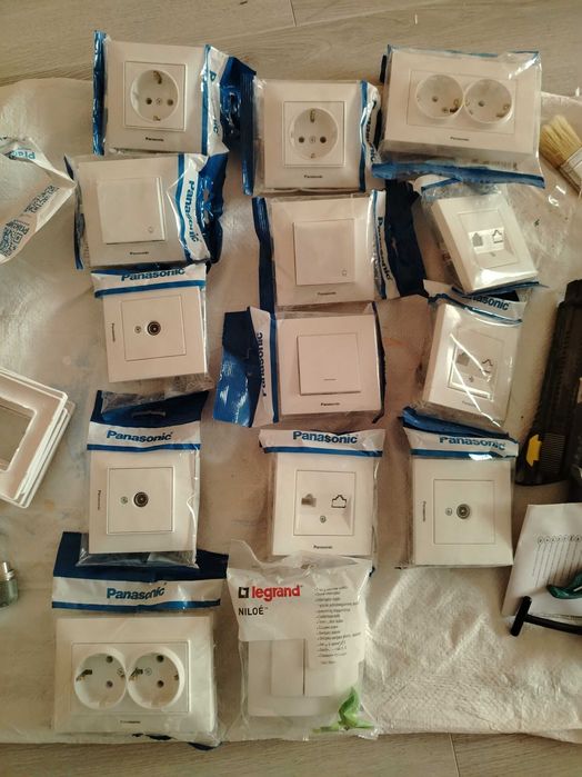 Ключове, контакти, розетки